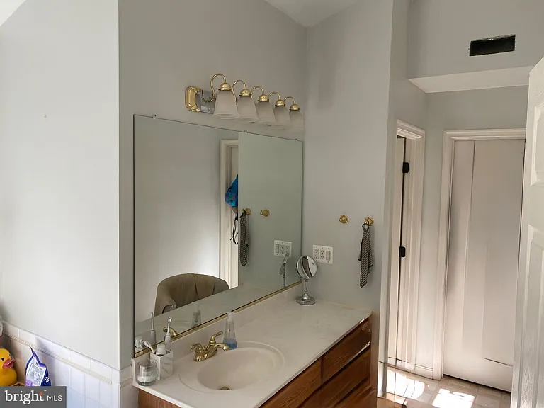 23063 Pembrook Dr — Photo 18