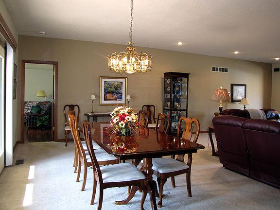3rd image of 8105 Peach Blossom Ln