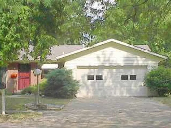 2322 Hackberry Ct, Champaign, IL 61821
