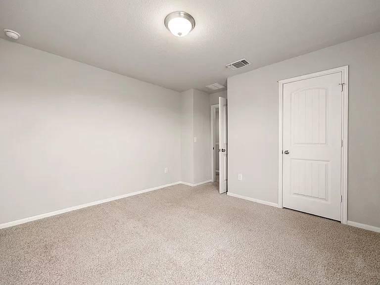13925 Heywood Dr — Photo 36