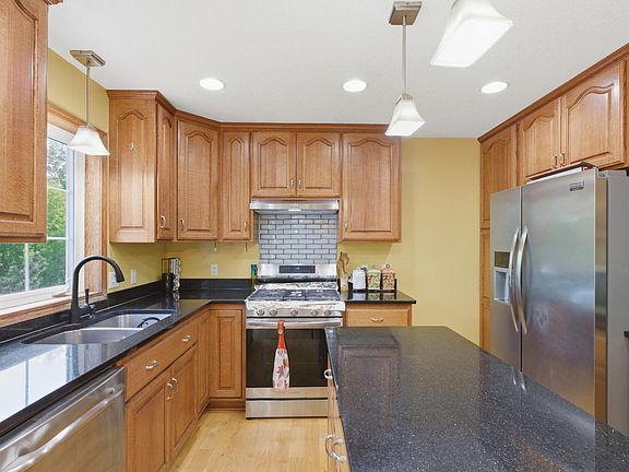 5th image of 14006 Cobbler Ave