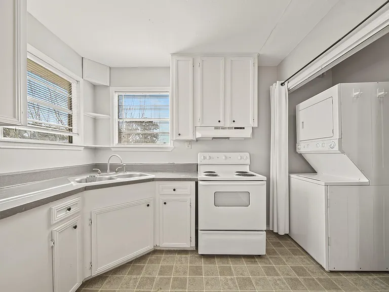 7357 1/2 Brace St #1 — Photo 5
