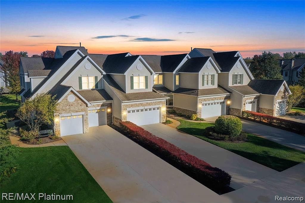 26422 Island Lake Dr, Novi, MI 48374 Zillow