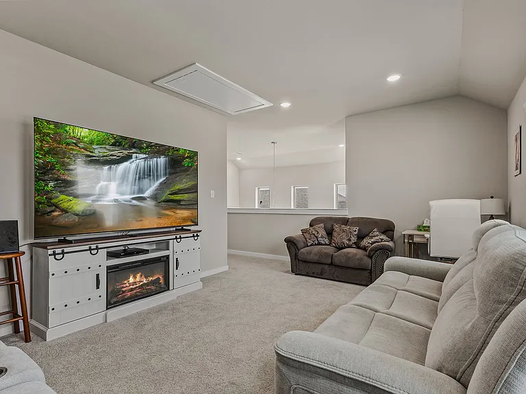 706 Melody Hill Dr — Photo 23