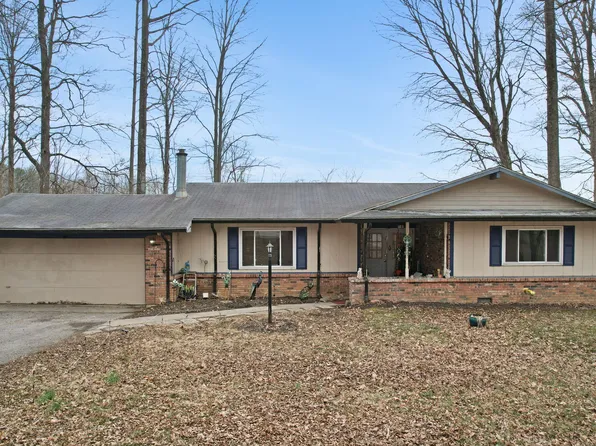 2165 Plantation Ln, Martinsville, IN 46151