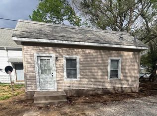 1108 1/2 Charleston St, Lincoln, NE 68508