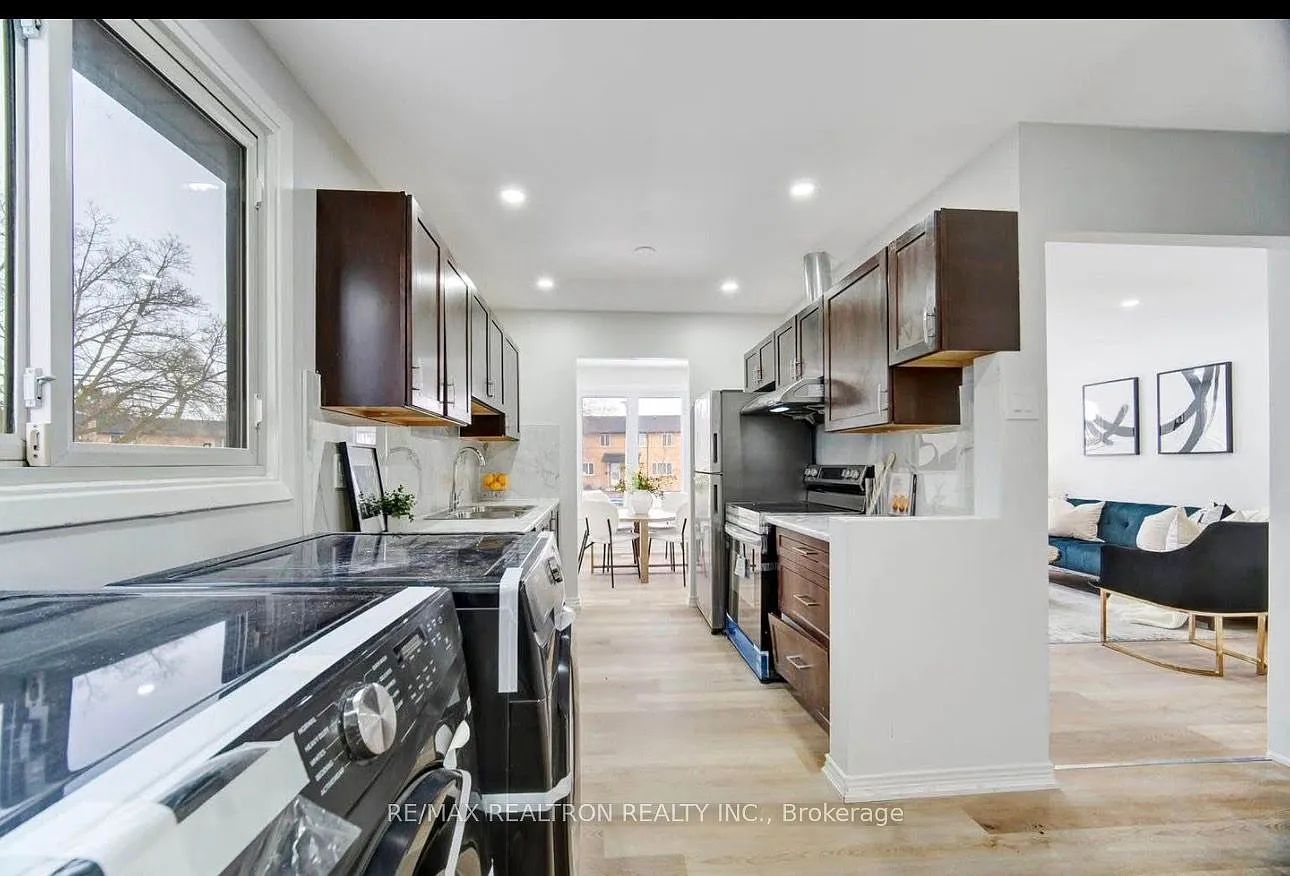 5 bed, $2,900 — Photo 1