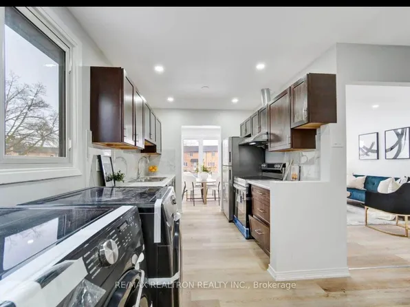 29 Court Ln, London, ON N5W 5M6