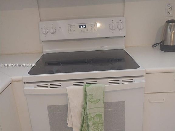 5th image of 9341 SE Collins Ave #303