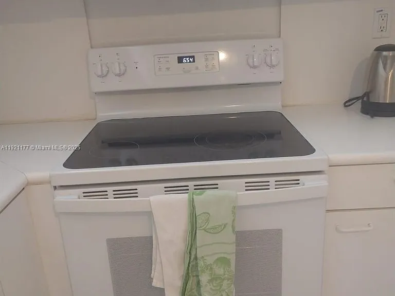 9341 SE Collins Ave #303 — Photo 5