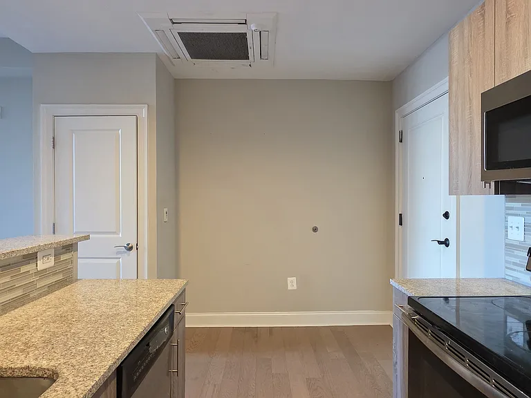 216 Arch St #411 — Photo 6
