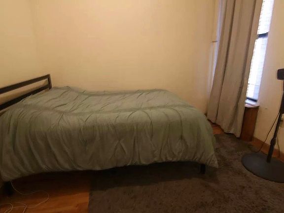 4th image of 172 W 81st St APT 3B