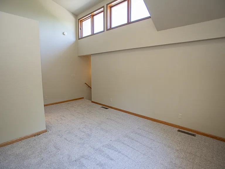 1015 Madison St E — Photo 21