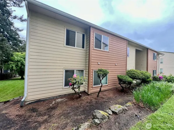23625 112th Avenue SE #G201, Kent, WA 98031