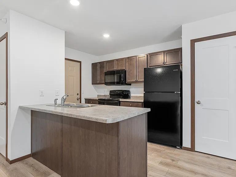 Shepherd Hills Commons — Photo 6