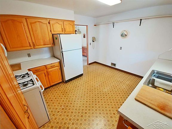 5th image of 2921 Deindorfer St