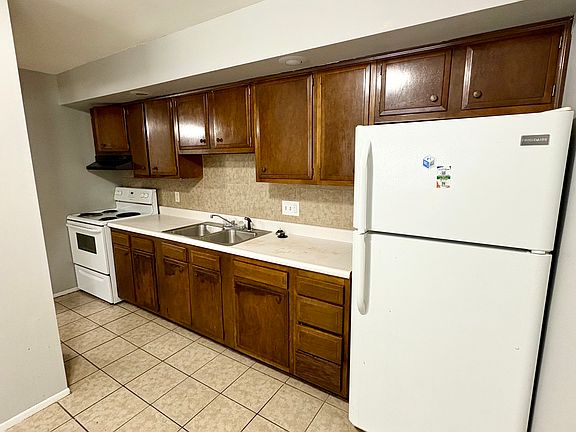 3rd image of 1267 Kinyon St #19