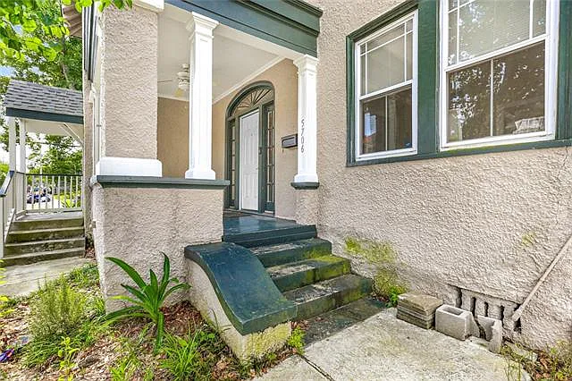 3 bed, 1.0 bath, 1146 sqft, $2,600 — Photo 2