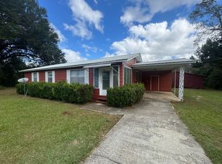 2022 Lincoln Ave, Grand Ridge, FL 32442