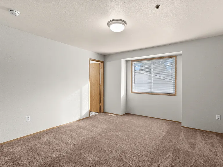 2 Bedroom 2 1/2 Bathroom w/ Garage 2 Bedroom 2 1/2 Bathroom w/ Garage
