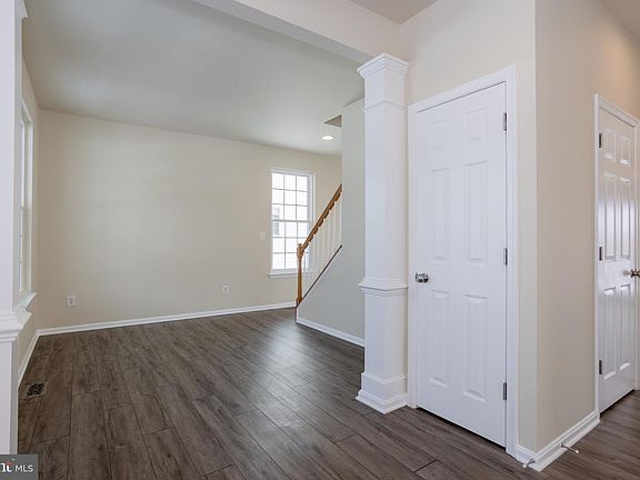 5th image of 10021 Hume Ct