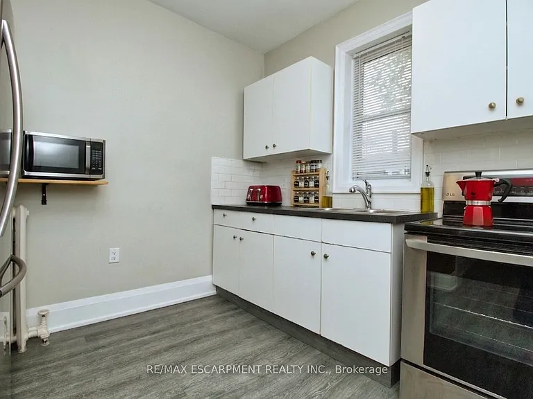70 Spadina Ave #1 — Photo 10