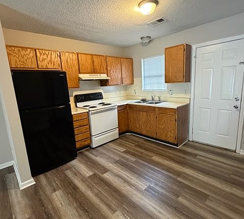 3rd image of 1117 Carver Cir APT B