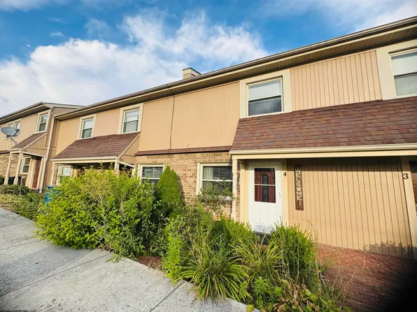 93 Fleetwood Dr Unit 4, Reedsville, WV 26547