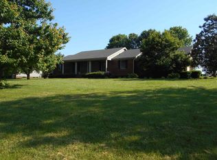 1122 Pin Oak Dr, Hopkinsville, KY 42240