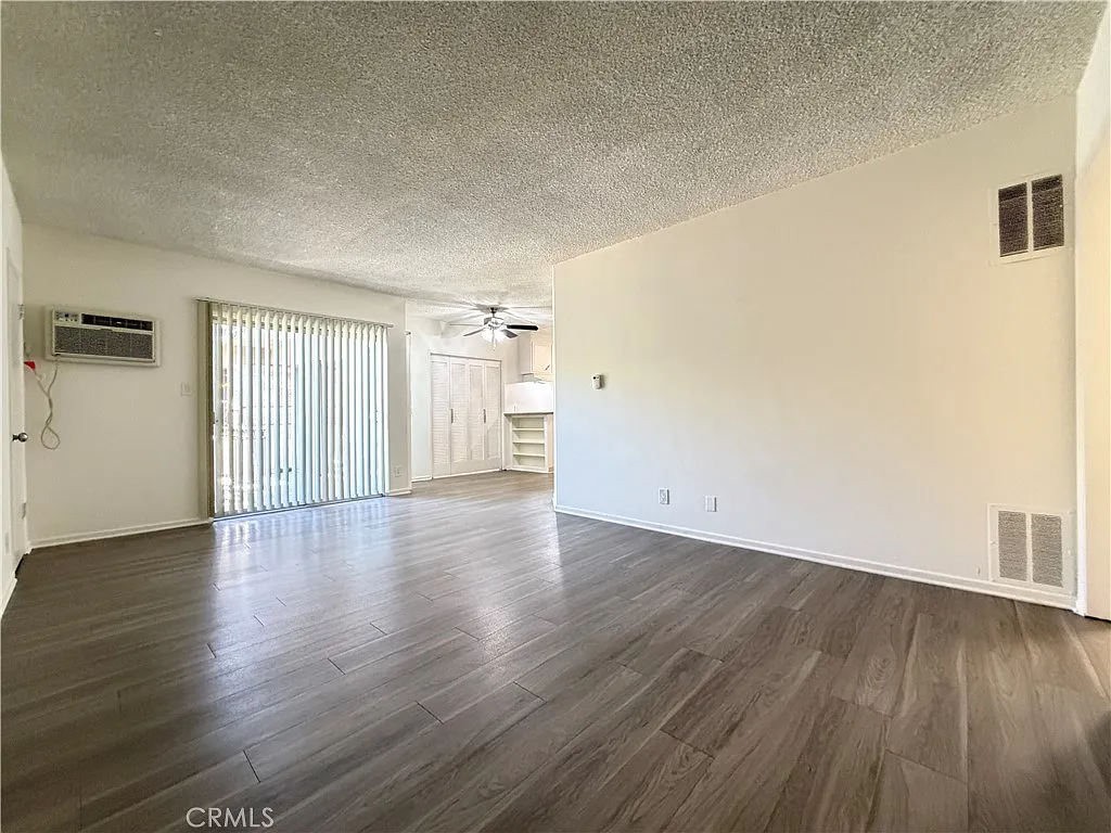 2 bed, 2.5 bath, 1500 sqft, $2,495 — Photo 2