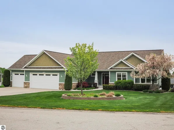 5199 Stonefield Dr #13, Traverse City, MI 49684