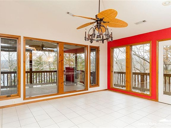 5th image of 9646 Brittany Ln