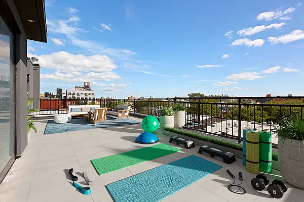 Sold by Compass | media 1