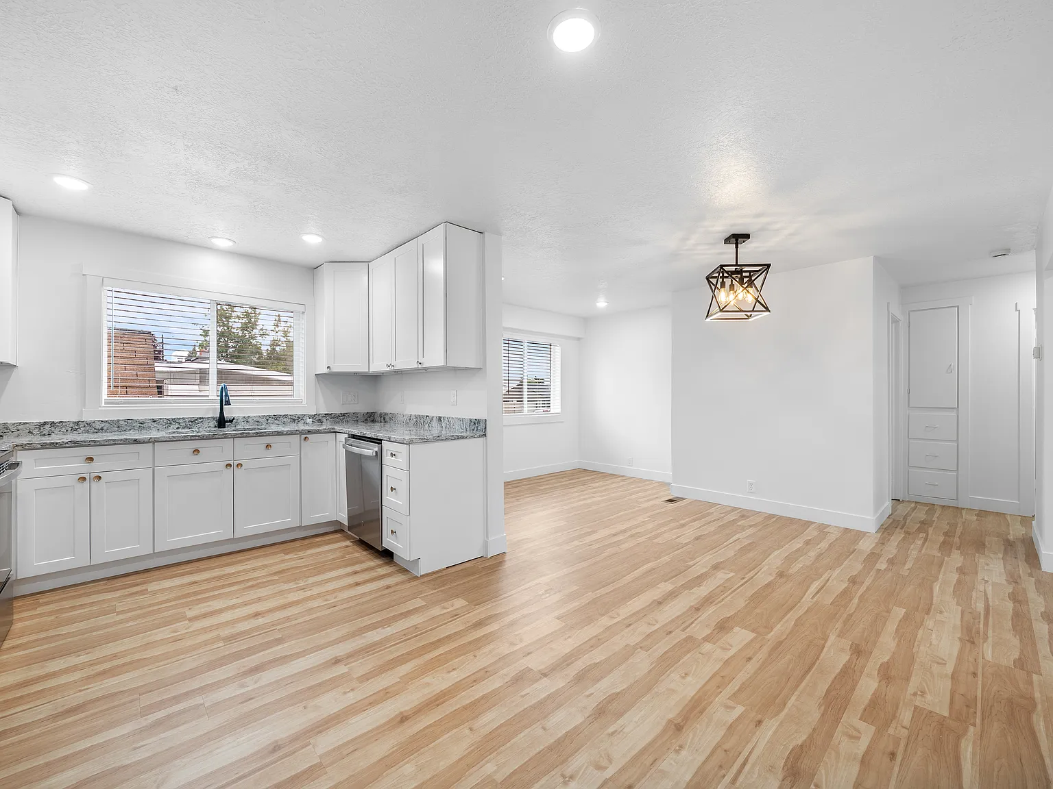 1150 E Glorieta Dr — Photo 4