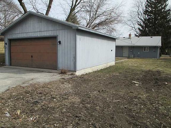 4th image of 2112 Hermon Ave