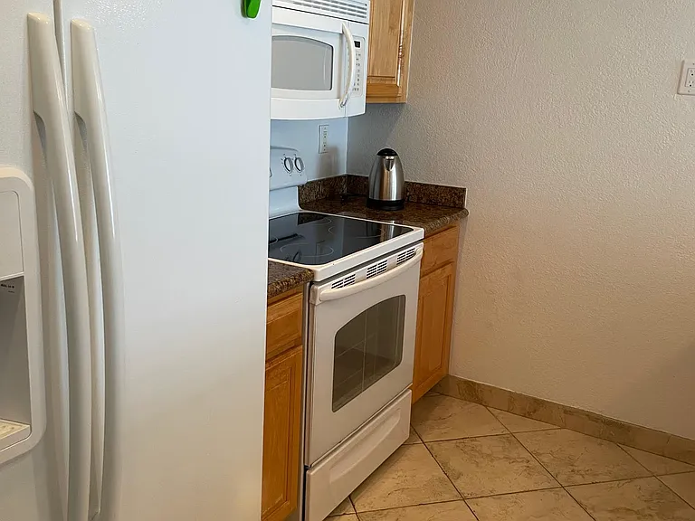 600 NE 36th St #1717 — Photo 12