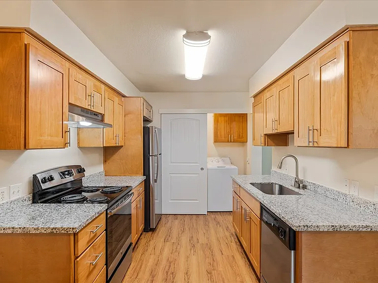 Cascade Woods Apartments — Photo 24