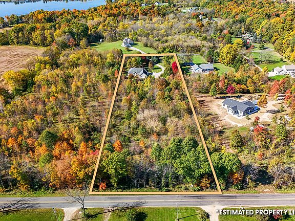 4th image of 1633 Meadow Ln