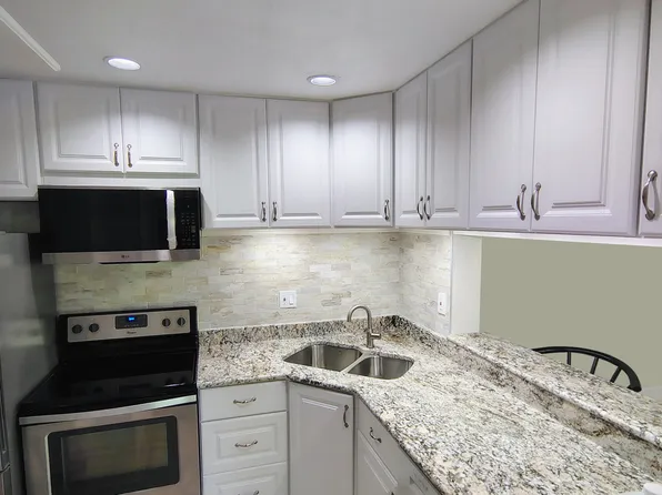 1353 Pine Ridge Cir E #128-E3, Tarpon Springs, FL 34688
