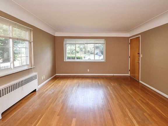 4th image of 6237 Benneville St APT 2