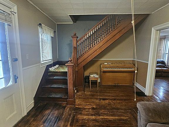 2nd image of 437 Clark St