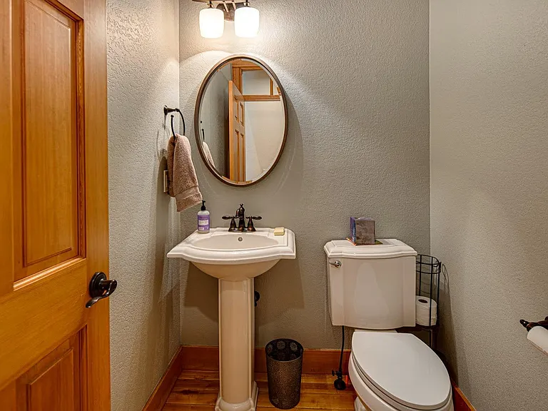 2601 NW Crossing Dr — Photo 15