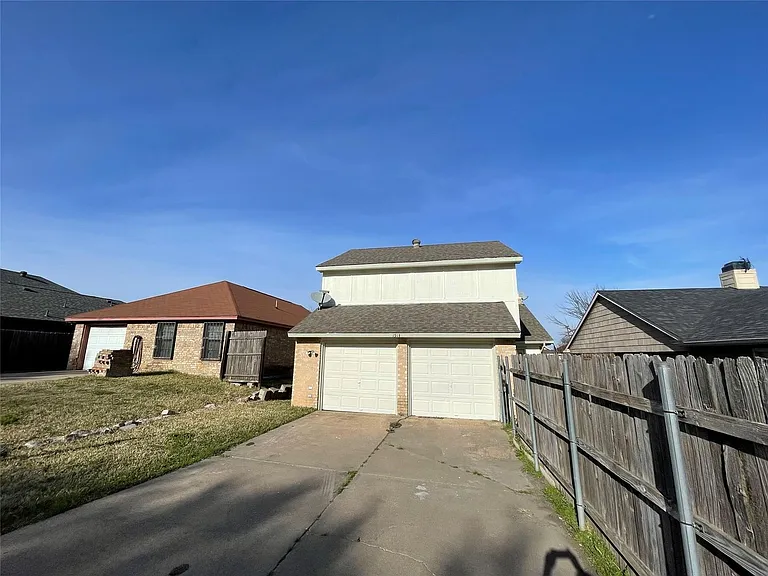 1513 Liberty Ln — Photo 3