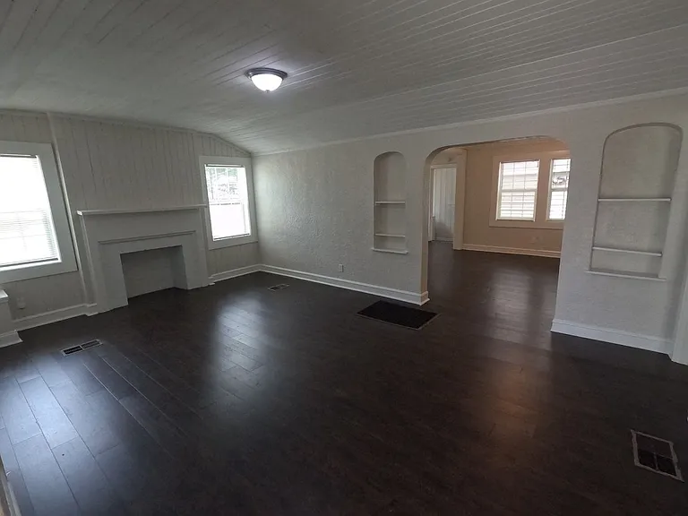 966 S Greer St — Photo 3