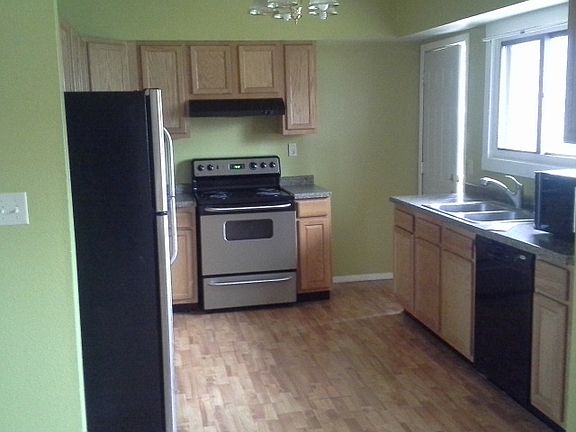4th image of 7128 Carlsen Ave