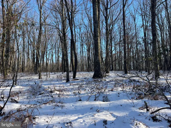 6 Stratton Dr, Zion Grove, PA 17985