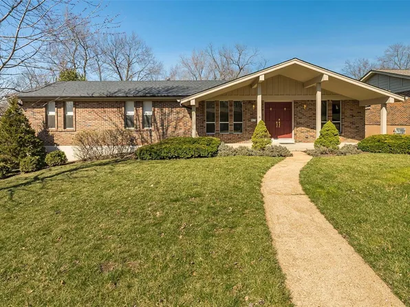 9075 Sun Country Trl, Saint Louis, MO 63126