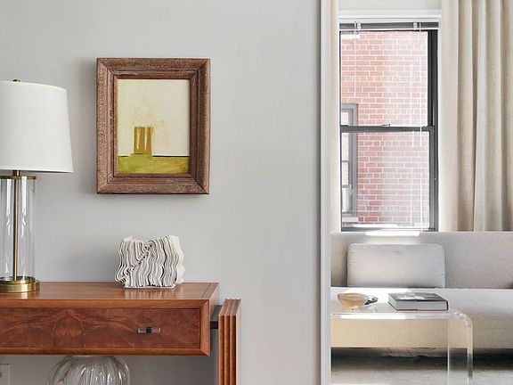4th image of 30 E 9th St APT 2NN