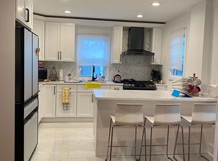 126 W Prospect St, Waldwick, NJ 07463