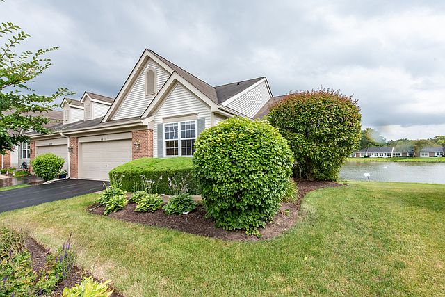 1st image of 1225 E Oakwood Dr
